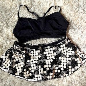 Reaction by Kenneth Cole 2pc Skirt Swim Set